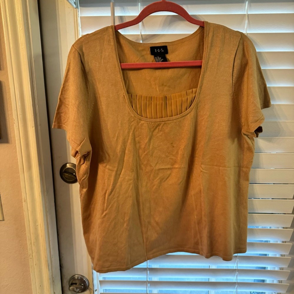 RQT Short Sleeve Sweater XL